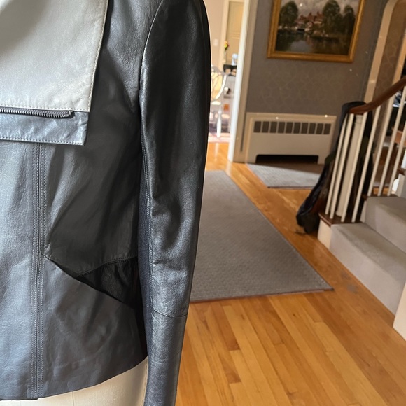 Vince leather jacket two tone with hidden side zip and partial knit sleeves M - Picture 3 of 7